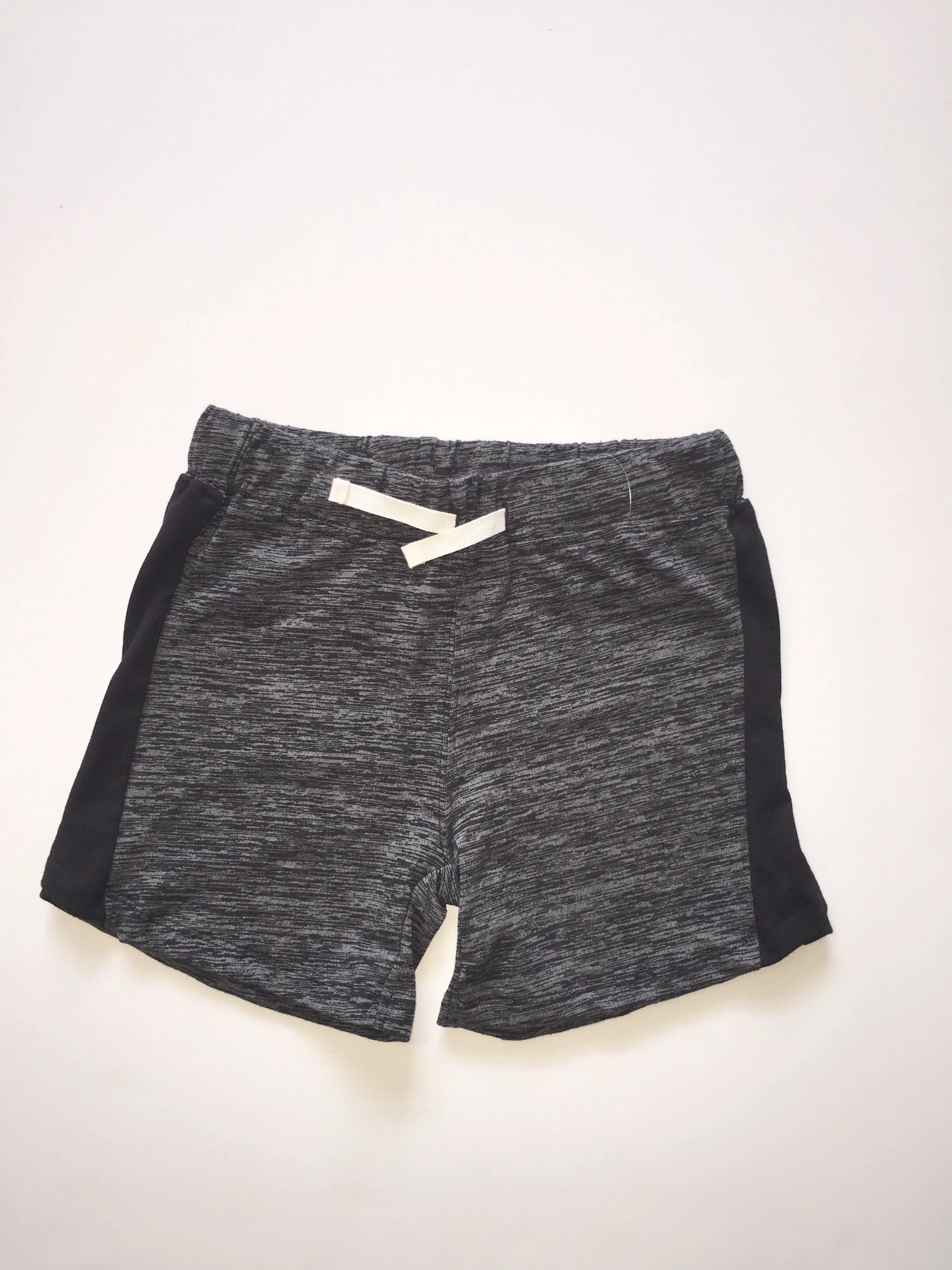 Black Yarn Short