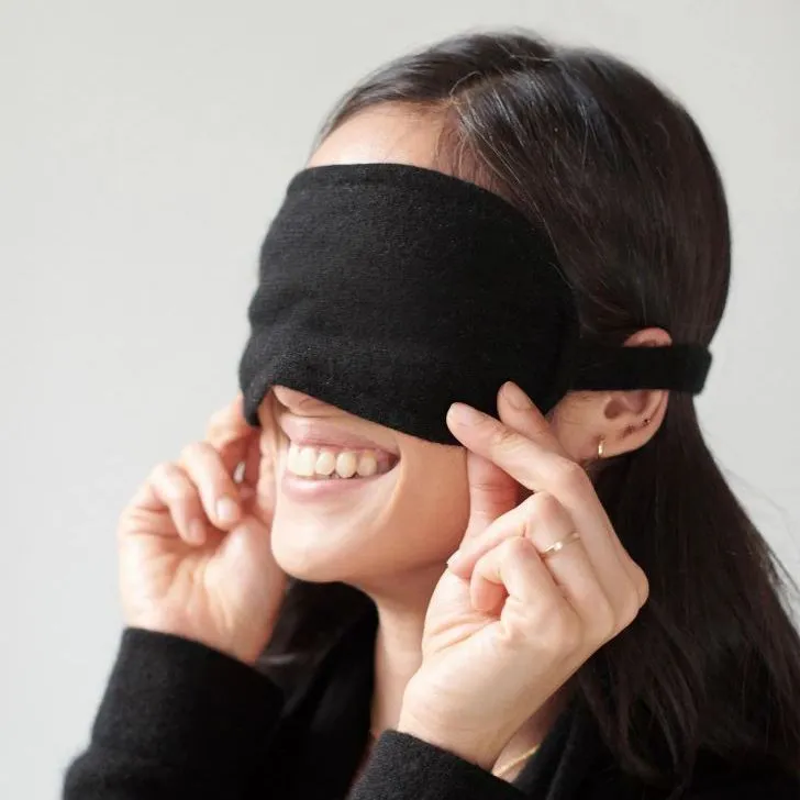 White + Warren Cashmere Eye Mask in Black 